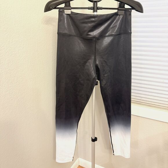 Zyia Active Light and Tight Black White Ombre Shimmer Metallic Leggings Sz 8/10 - Picture 2 of 5